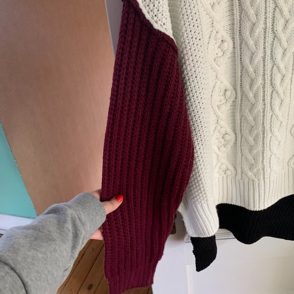 F21 Colour block Turtleneck Knit Sweater - Picture 3 of 6